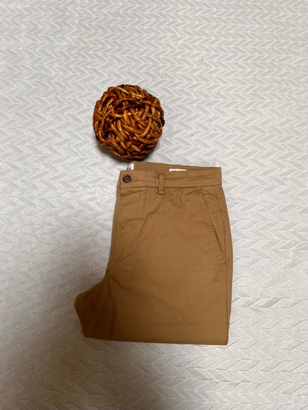 GAP Men's Chino Pants in Camel Brown
